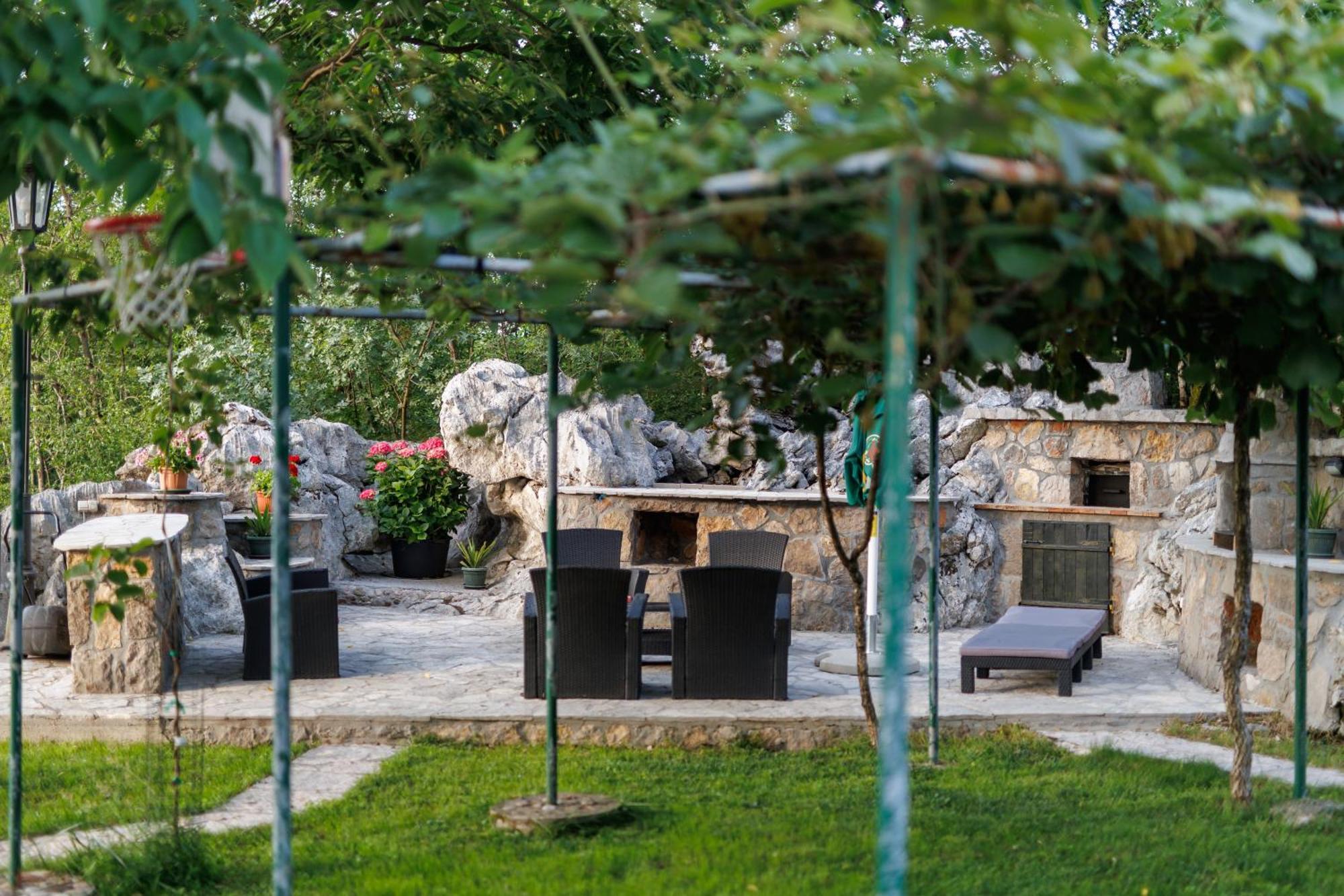 Apartment Oasis Of Peace Meterizi